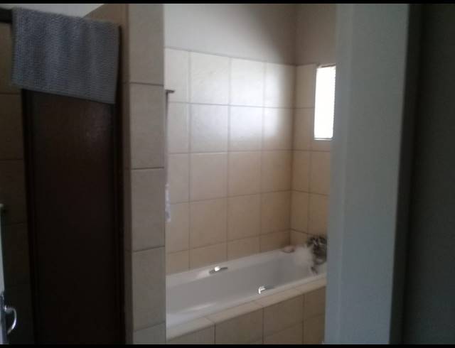 3 BEDROOM HOUSE SOLD IN SINOVILLE